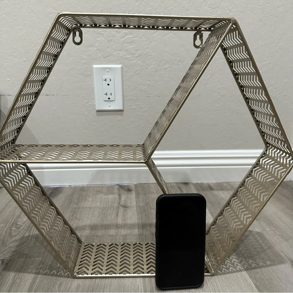 NWOT Hanging wall decor / book shelf